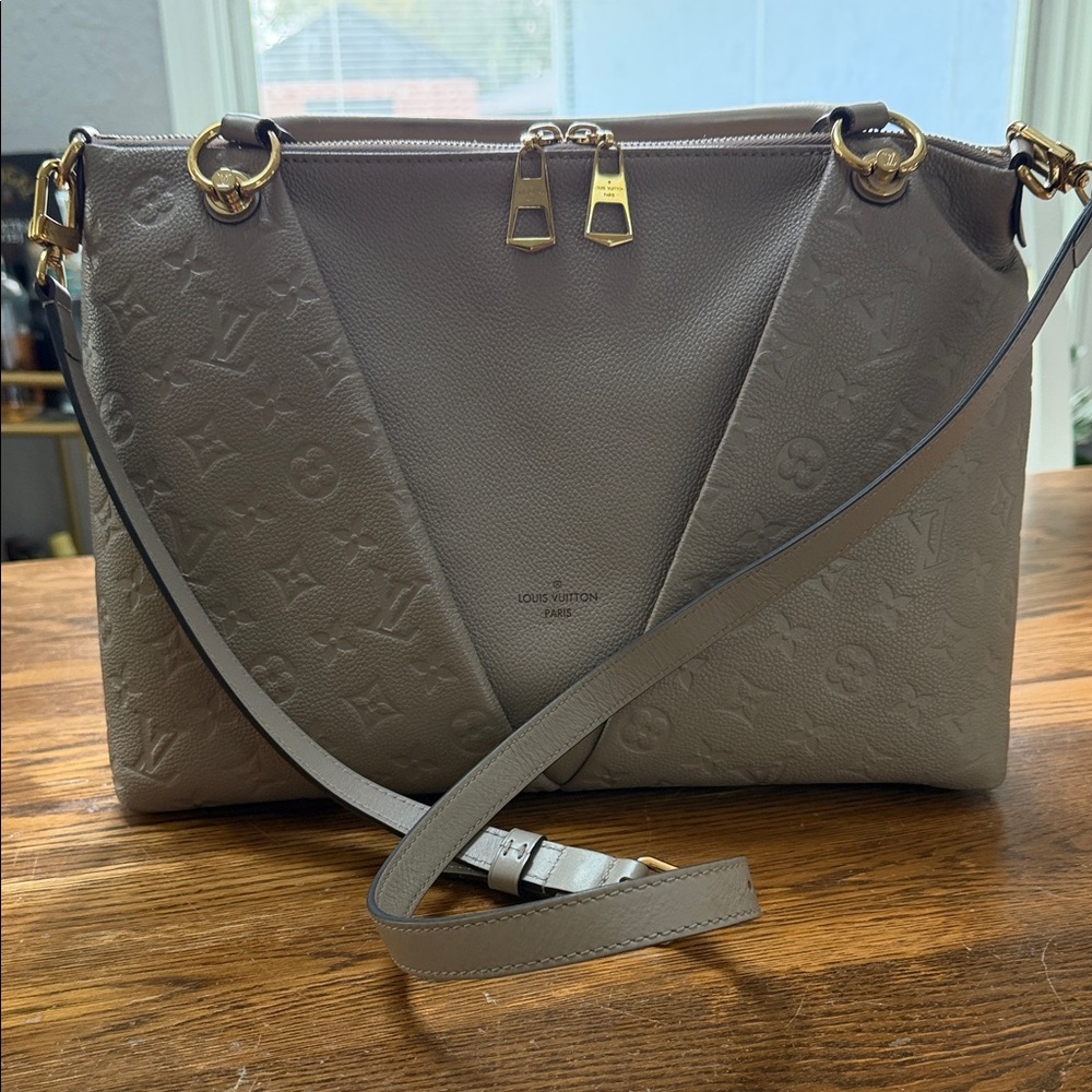 Louis Vuitton Empreinte V Tote MM Turtledove